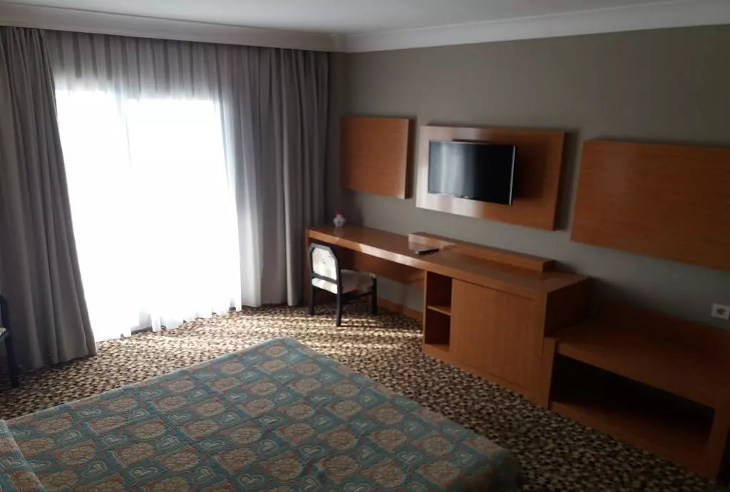 hotel ayma beach resort kusadasi_shabavizparvaz_01.jpg